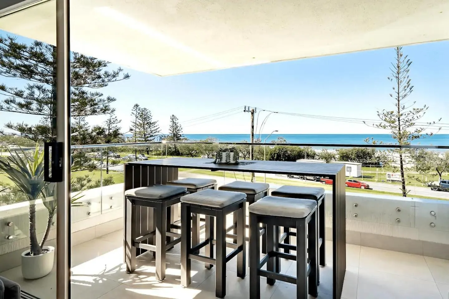 Апартаменты Shara Stunning Ocean Views And Modern Comfort Александра-Хедленд Австралия